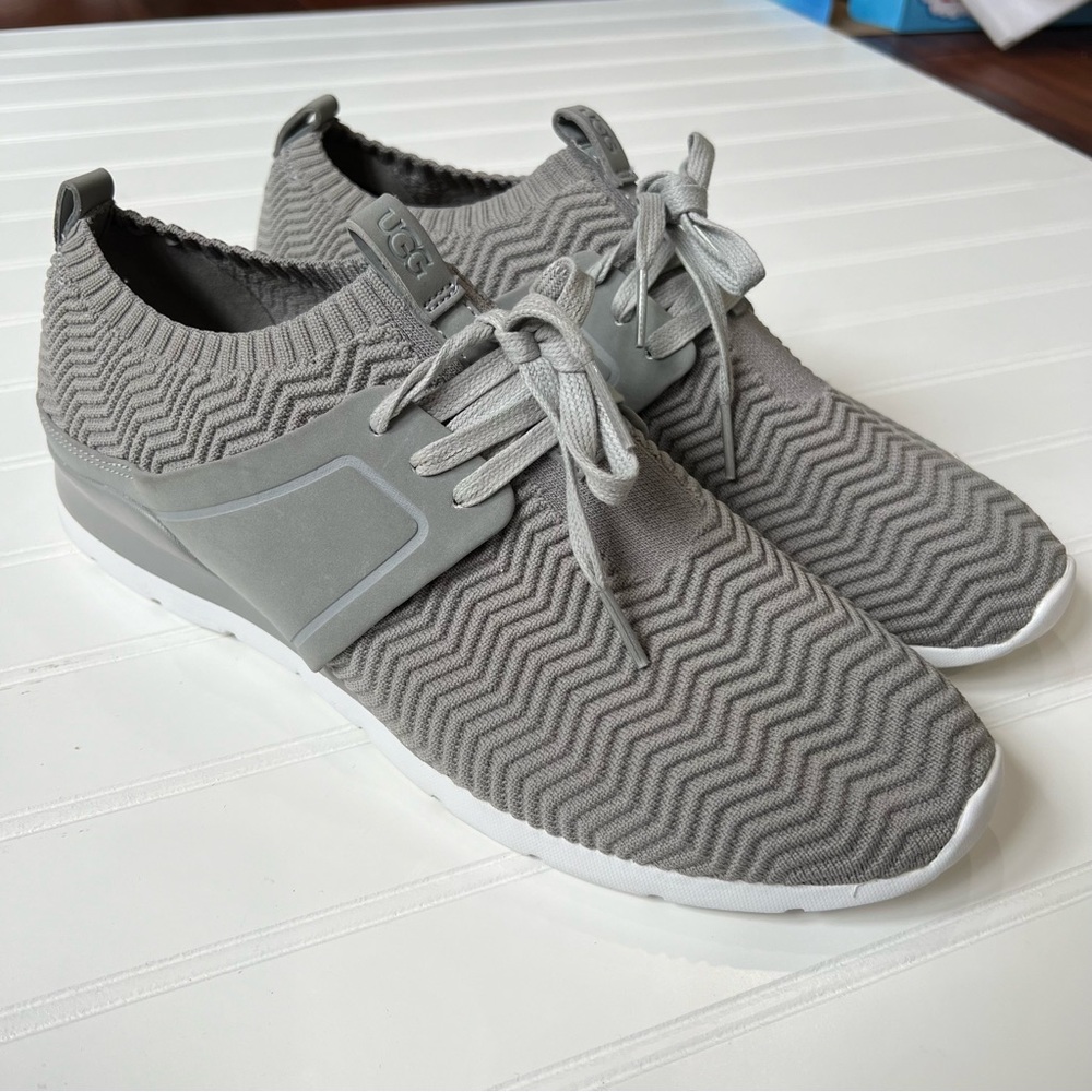 UGG Willow II Textured Knit Gray Tennis Shoe Sneaker Women’s Size 11